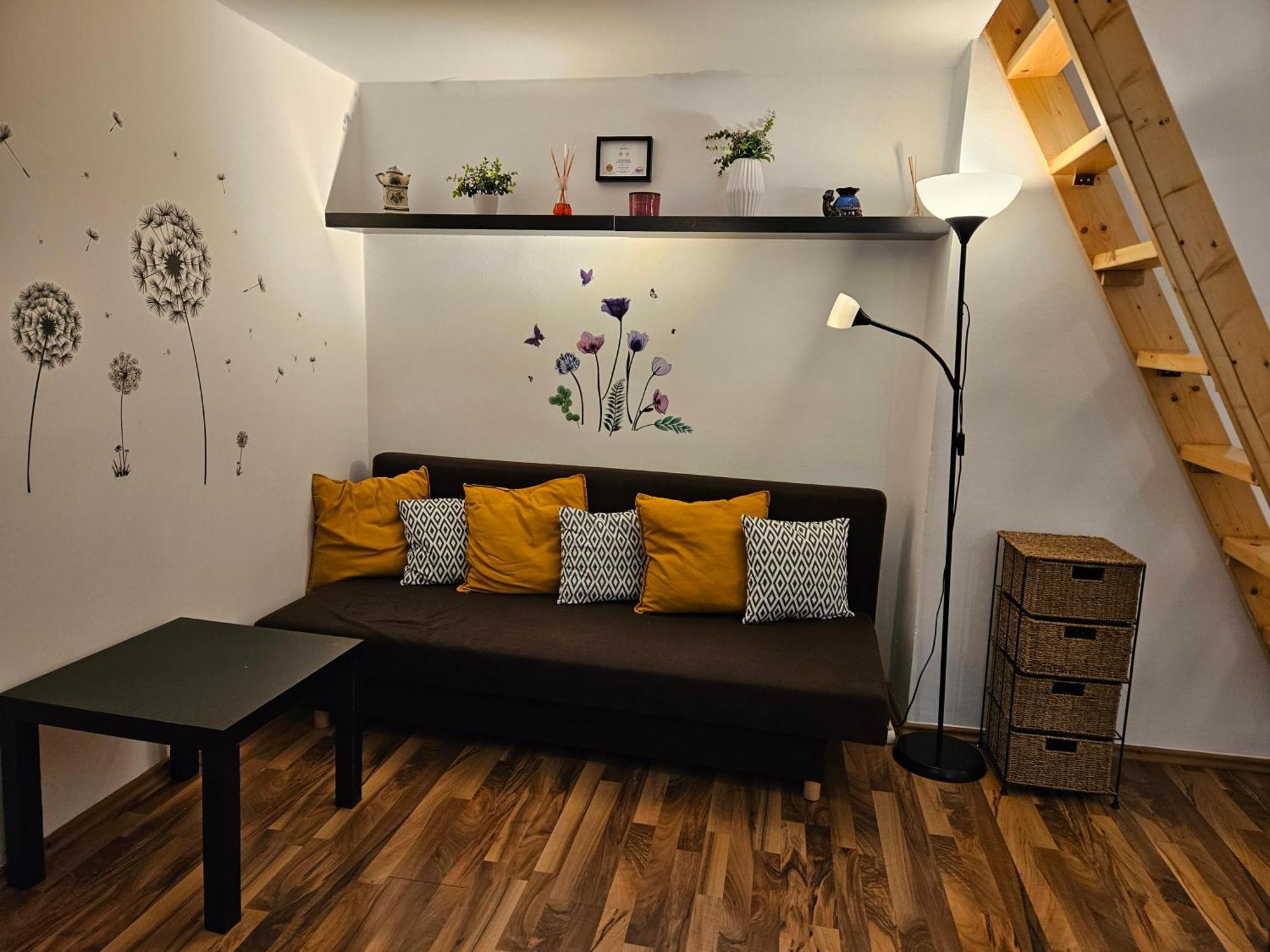 The Greenest Vintage Lodging — Photos 3